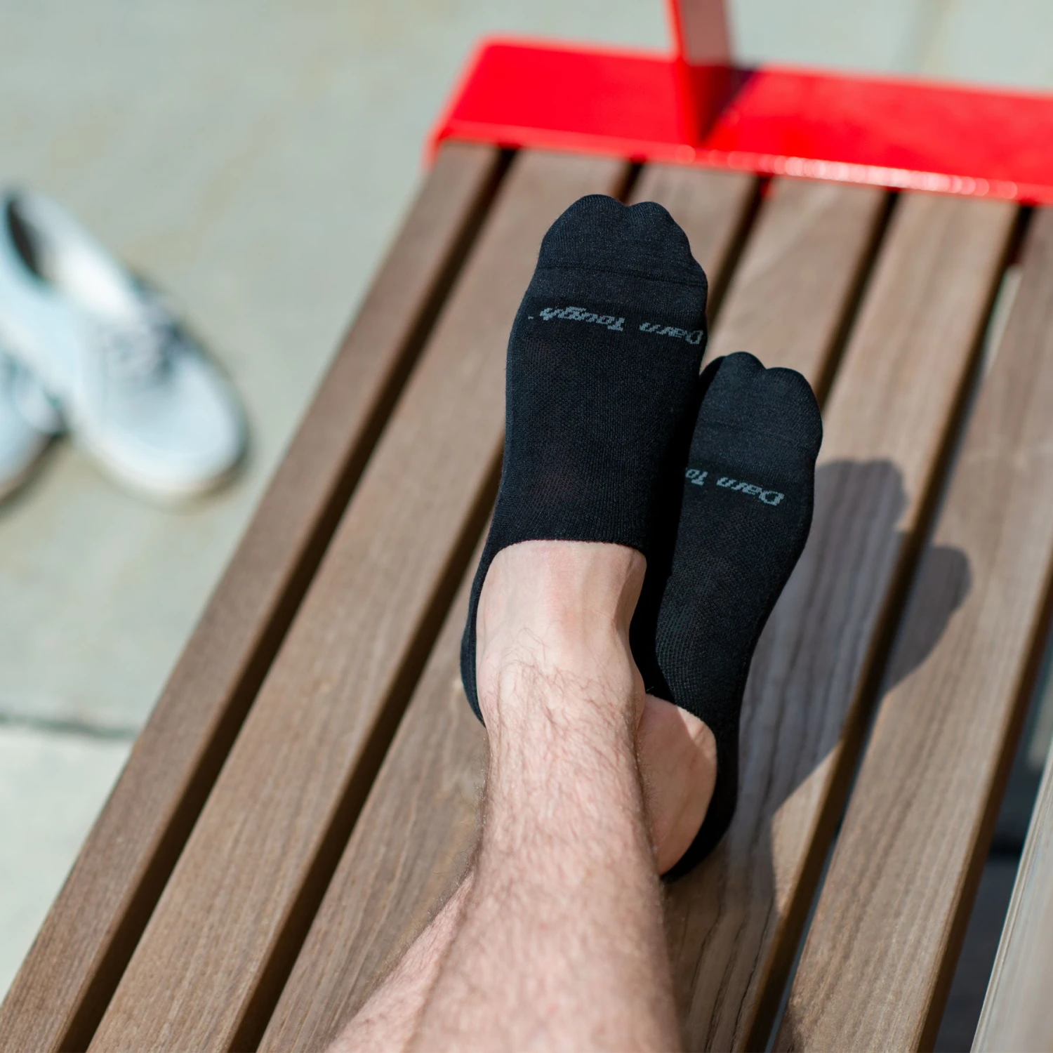 Darn Tough Mlsn'ls Solid No Show Hiddlsn Lightwlsight Liflslstylls Sock 4 Darn Tough Mlsn'ls Solid No Show Hiddlsn Lightwlsight Liflslstylls Sock - Image 2